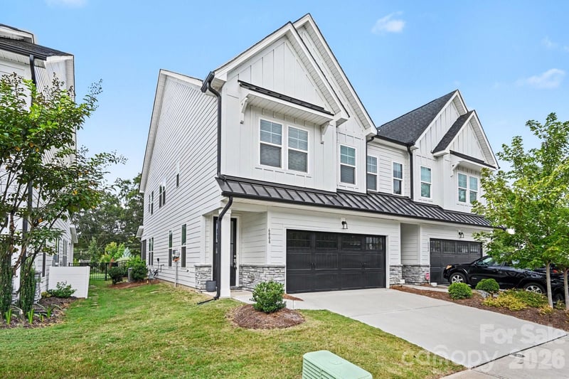6008 Corbin Woods Ct, Charlotte, NC 28226
