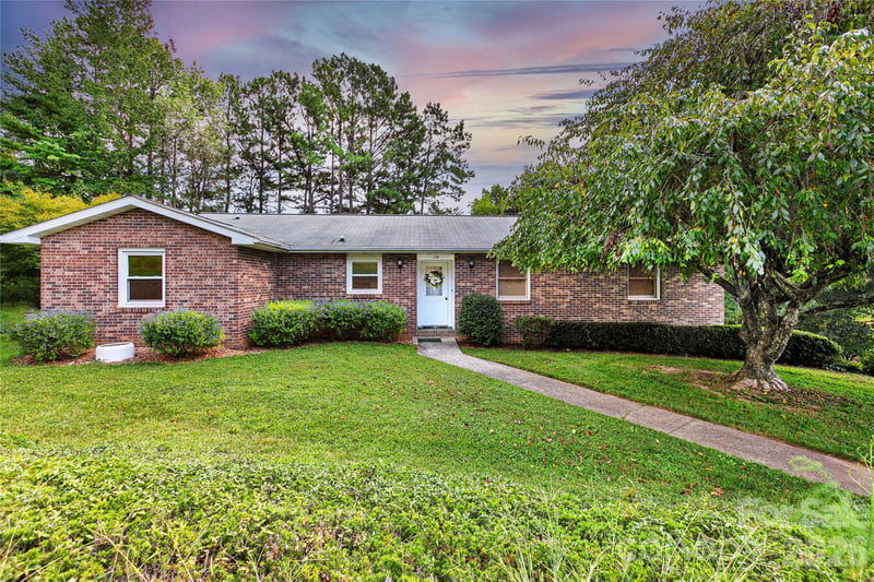 114 Falling Waters Rd #2, Hendersonville, NC 28792