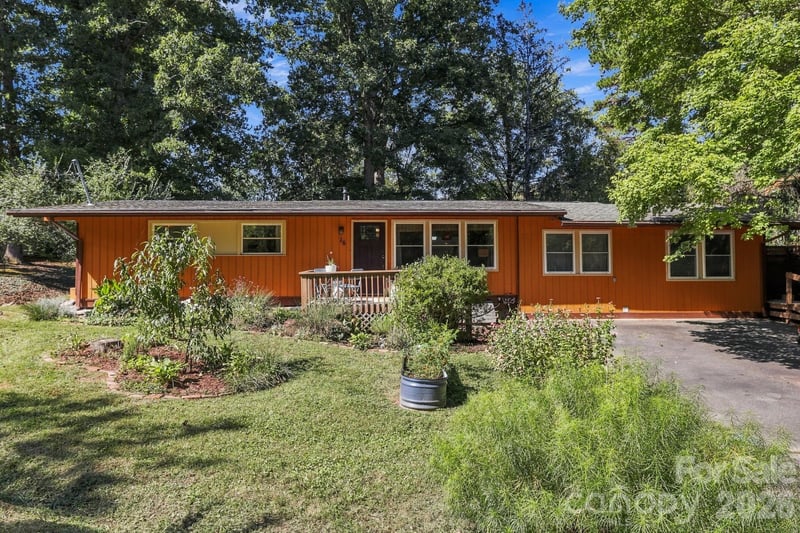 16 Melton Dr, Asheville, NC 28805