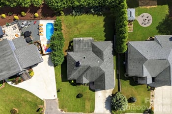 9 Pondberry Ct, Asheville, NC 28806