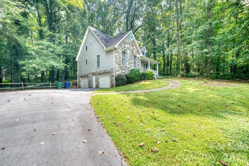 163 Canaan Dr, Candler, NC 28715