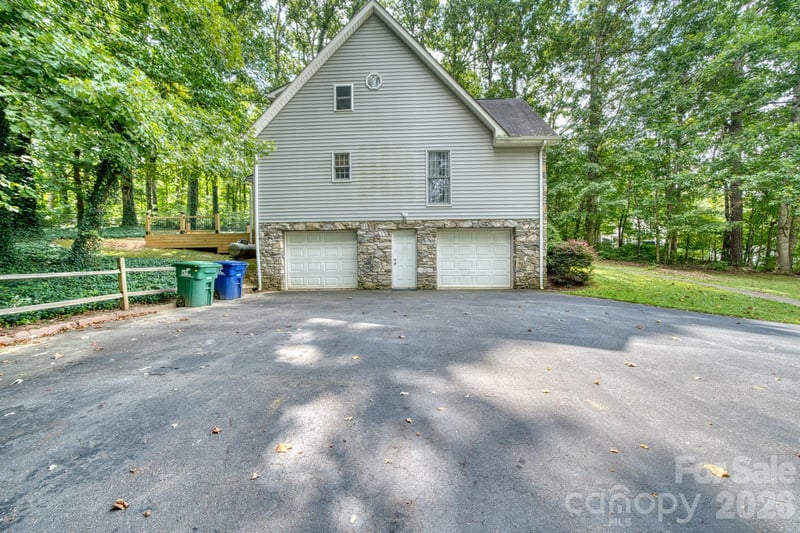 163 Canaan Dr, Candler, NC 28715