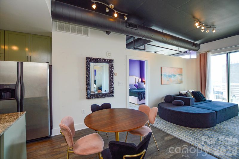 505 E 6th St #1006, Charlotte, NC 28202