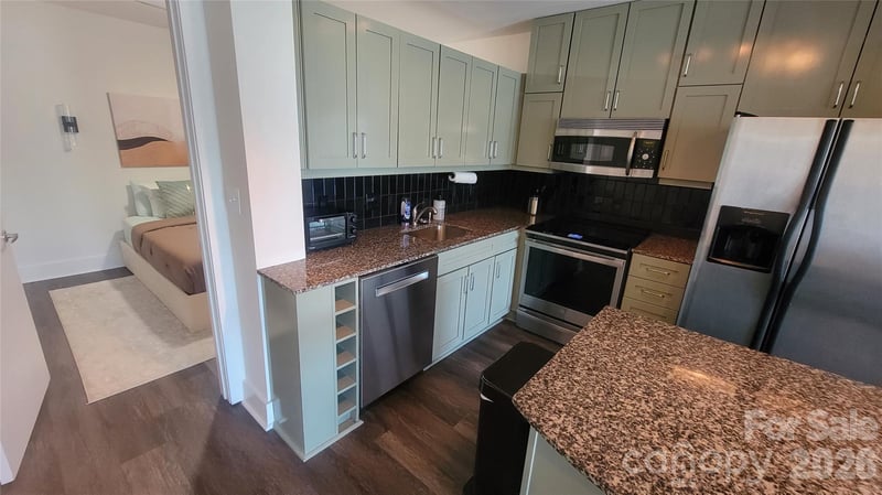 505 E 6th St #1006, Charlotte, NC 28202