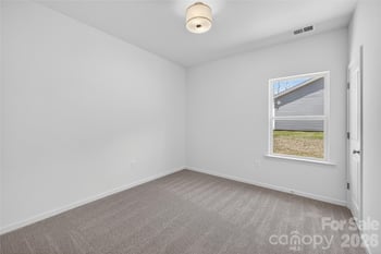 1009 E Catawba St, Lincolnton, NC 28092