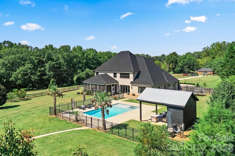 822 Kiser Rd, Bessemer City, NC 28016