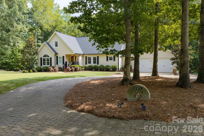 1125 Ballpark Dr, Mooresville, NC 28115