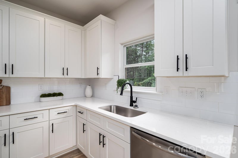 1531 9th Street Ln NW, Hickory, NC 28601