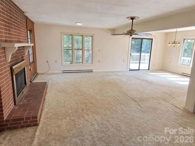414 Heather Cir, Hendersonville, NC 28739