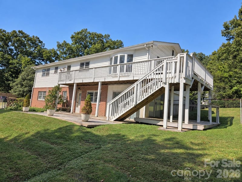 414 Heather Cir, Hendersonville, NC 28739