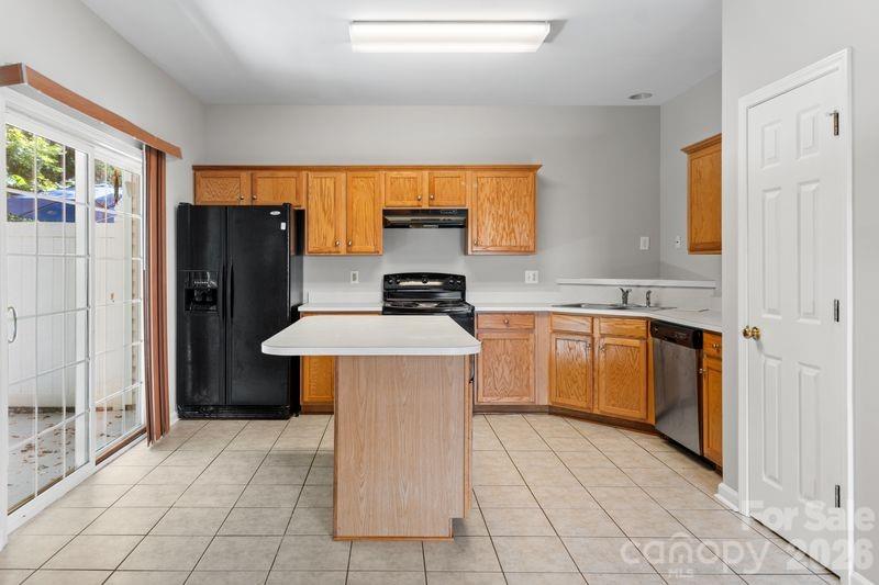 3110 Summerfield Ridge Ln, Matthews, NC 28105