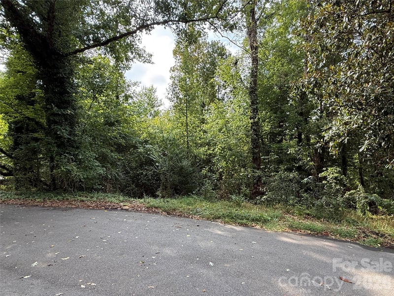 000 Mountainside Ct, Hickory, NC 28601