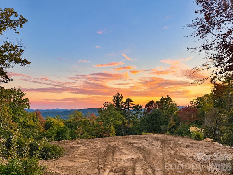000 Bulling Creek Rd, Penrose, NC 28766