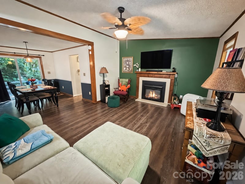 1156 Crab Creek Rd, Hendersonville, NC 28739