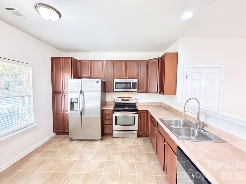 152 Clydesdale Ct, Matthews, NC 28104