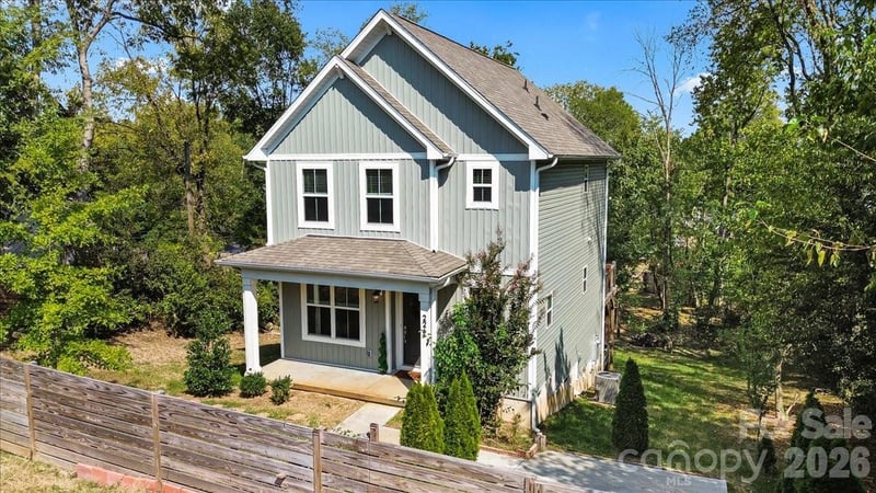 226 1st St, Mount Holly, NC 28120