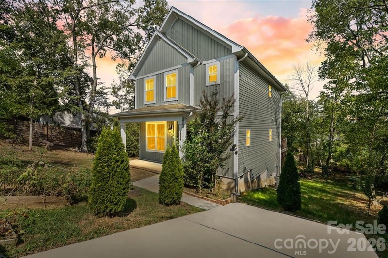 226 1st St, Mount Holly, NC 28120