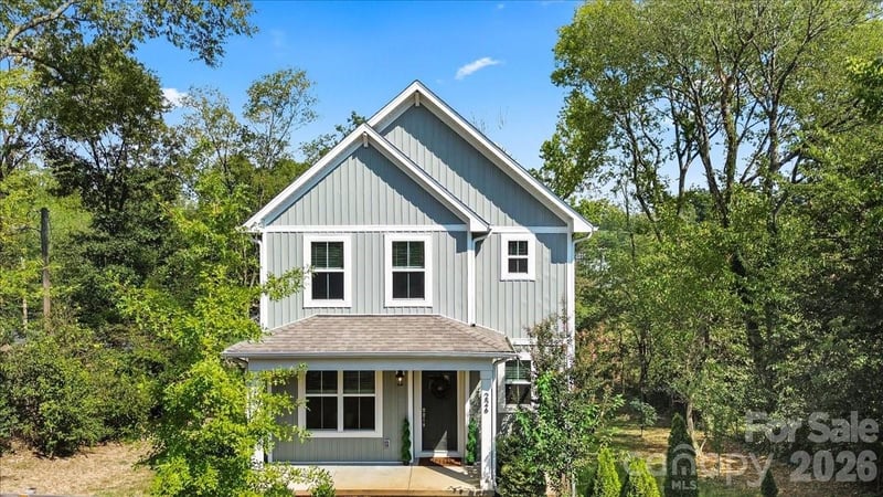 226 1st St, Mount Holly, NC 28120