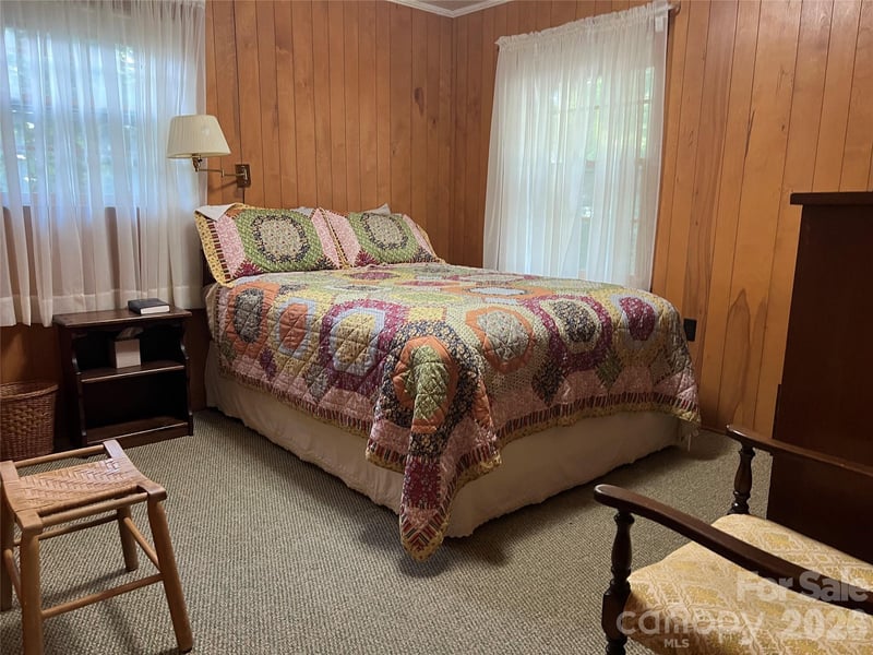 10 Hopewell Ln, Flat Rock, NC 28731