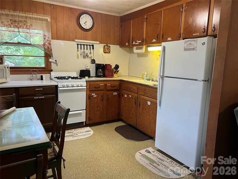 10 Hopewell Ln, Flat Rock, NC 28731