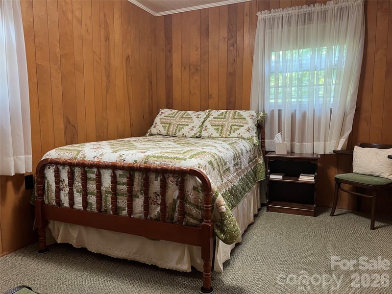 10 Hopewell Ln, Flat Rock, NC 28731