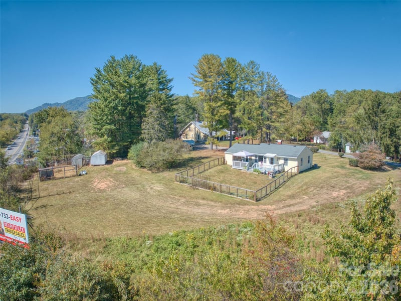 99 Justice Ridge Rd, Candler, NC 28715