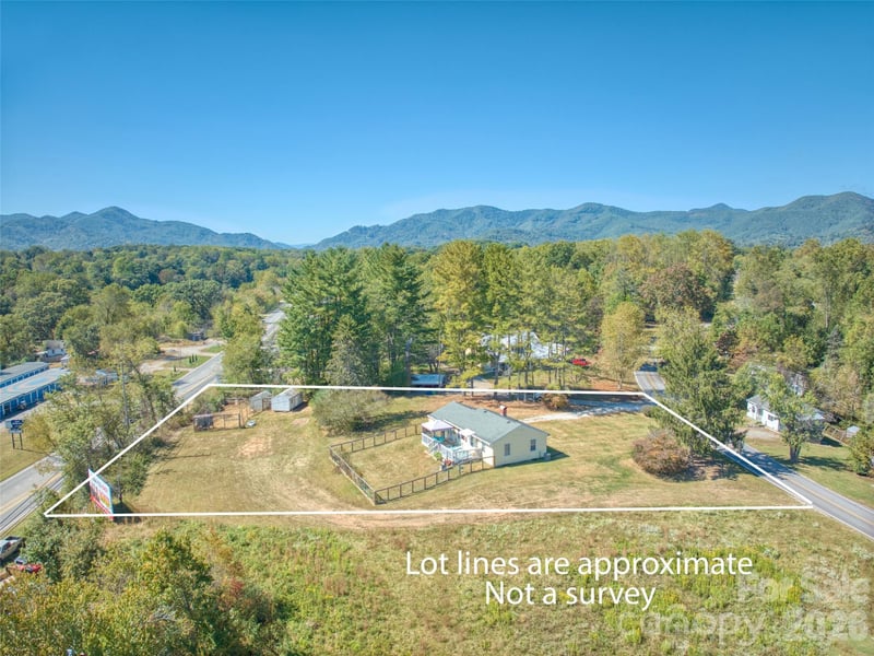 99 Justice Ridge Rd, Candler, NC 28715