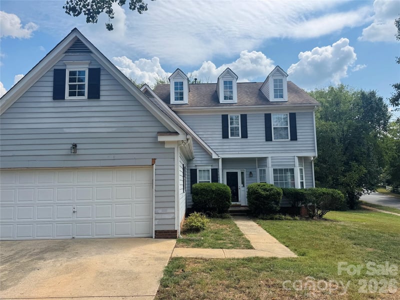 8817 Elkins Park Dr, Matthews, NC 28105
