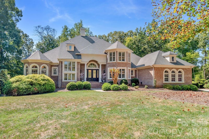6052 Oxfordshire Rd, Waxhaw, NC 28173