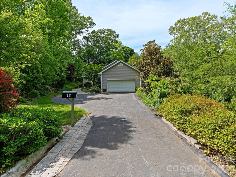 15 Baird Al, Asheville, NC 28804