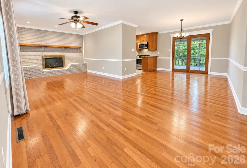 1953 Crestdale Ln, Newton, NC 28658