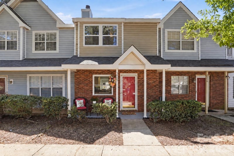 3858 Mosscroft Ln, Charlotte, NC 28215