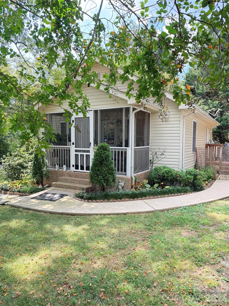 522 19th St SW, Hickory, NC 28602