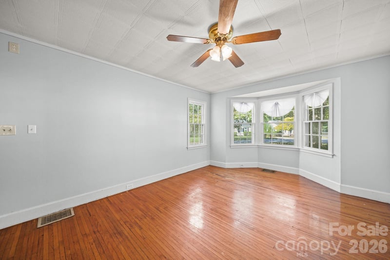 1011 Holland Ave, Gastonia, NC 28052