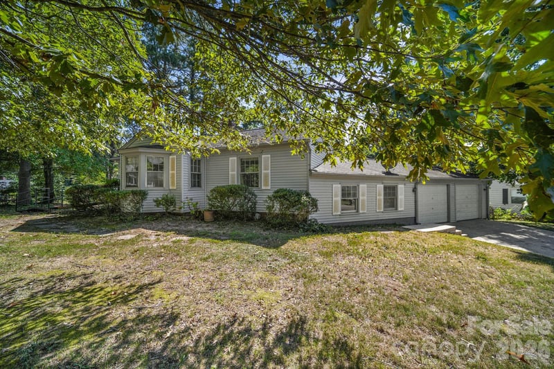 1011 Holland Ave, Gastonia, NC 28052