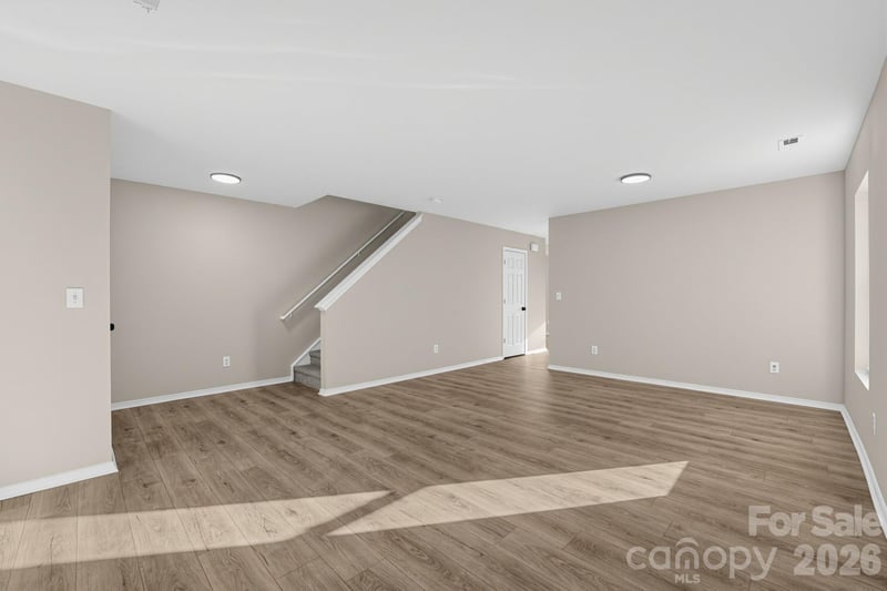 3725 Larkhaven Village Dr, Charlotte, NC 28215
