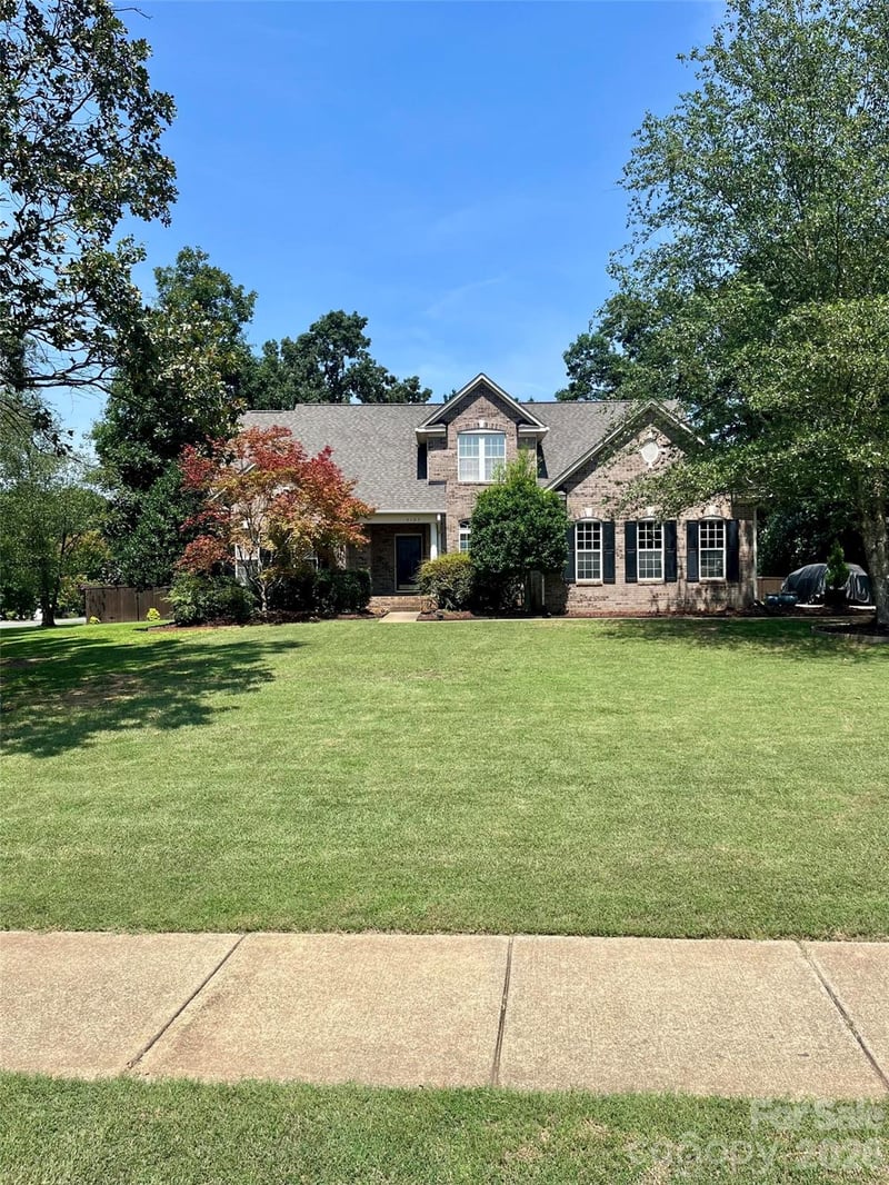 2107 Heath Lake Dr, Mint Hill, NC 28227