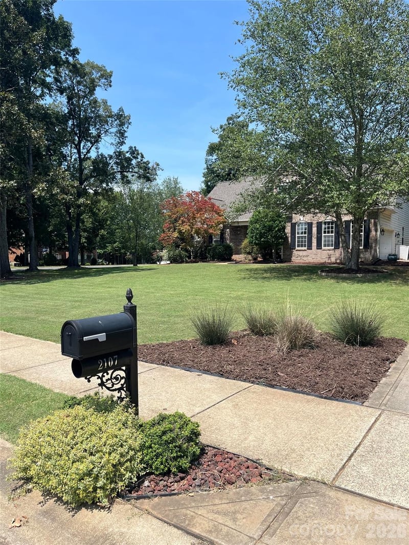 2107 Heath Lake Dr, Mint Hill, NC 28227