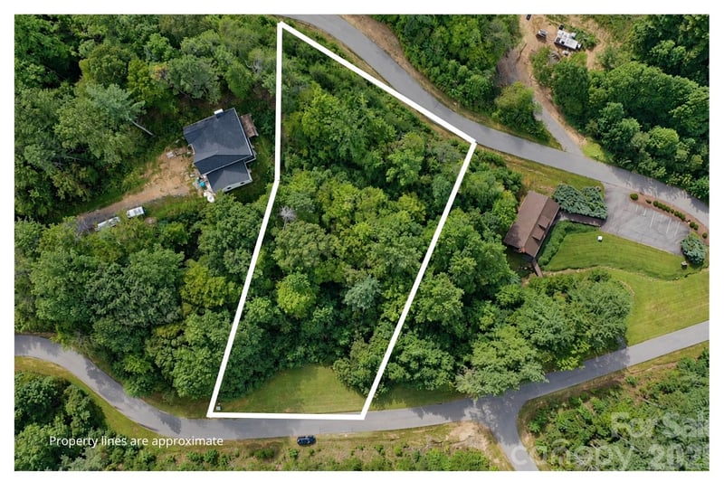 18 Mountain Magnolia Ln, Mills River, NC 28759