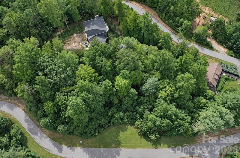 18 Mountain Magnolia Ln, Mills River, NC 28759