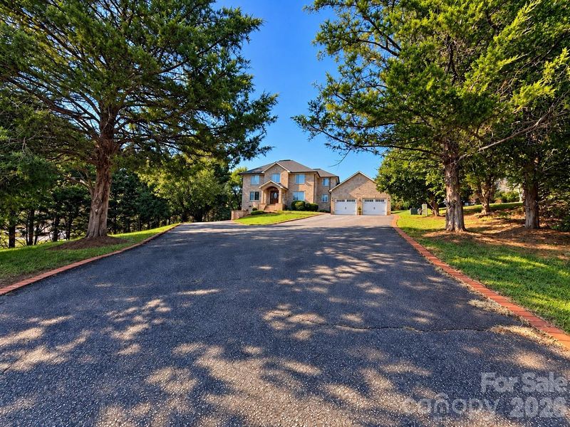 5980 Willowbottom Rd, Hickory, NC 28602