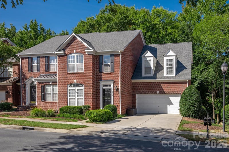 10304 Berkeley Pond Dr, Charlotte, NC 28277