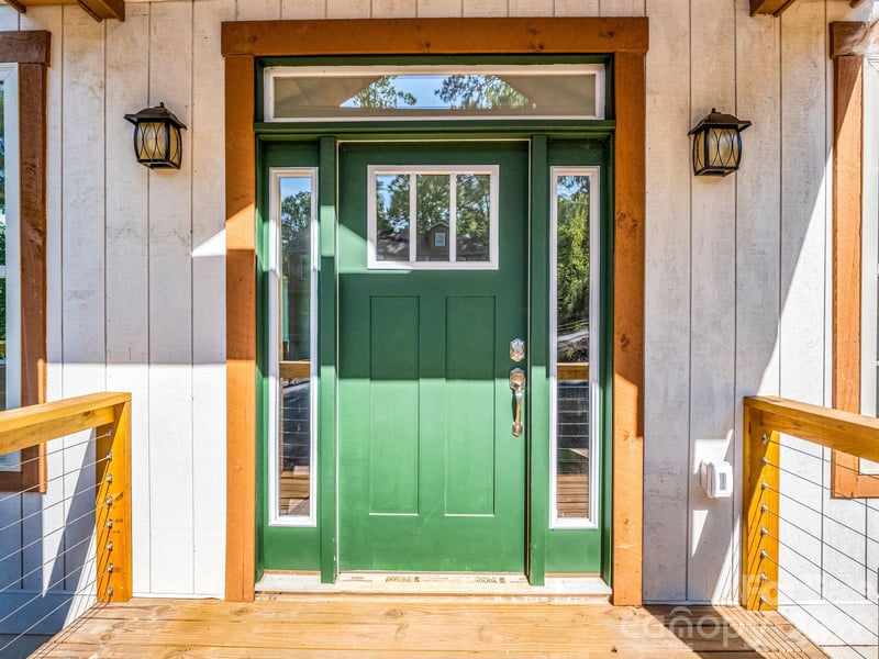 136 Pierpoint Dr, Lake Lure, NC 28746