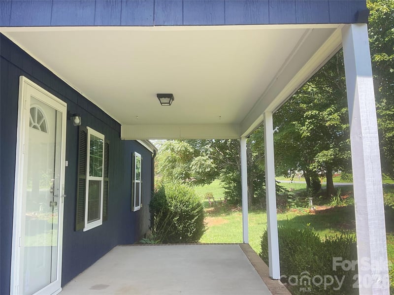 204 Conifer Dr, Statesville, NC 28625