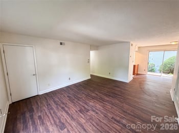 2020 Stoney Point Ln, Charlotte, NC 28210