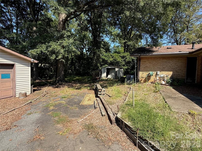6737 Cardigan Ave, Charlotte, NC 28215