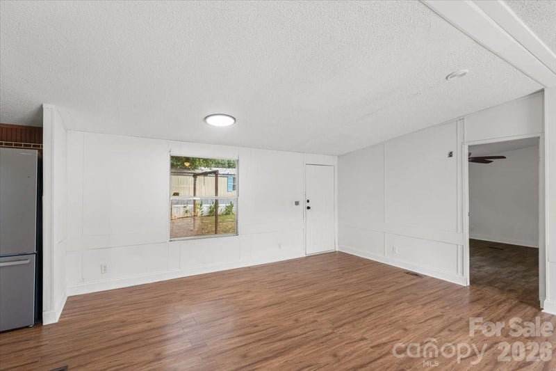 109 Puett Dr, Dallas, NC 28034