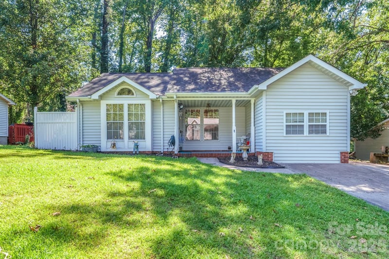 6833 Shiloh Ridge Ln, Charlotte, NC 28212