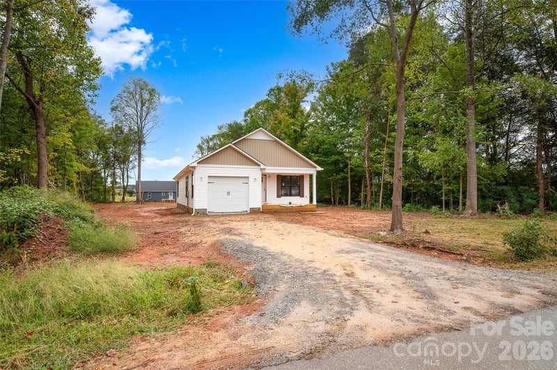 104 Roseman Ln, Statesville, NC 28625