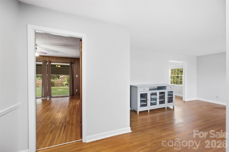 9100 Sandburg Ave, Charlotte, NC 28213